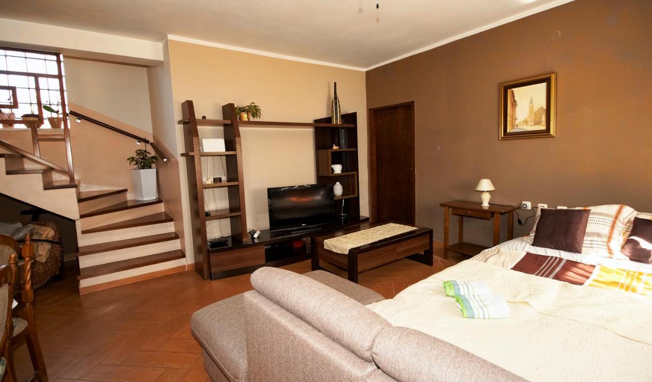 Green House Apartment Pula Exterior foto
