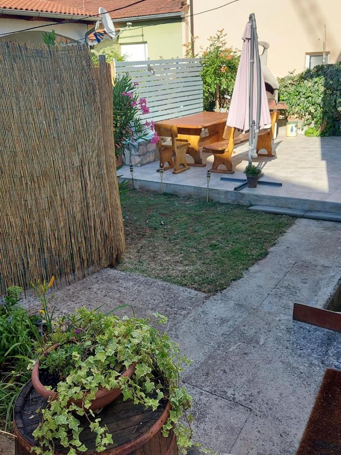 Green House Apartment Pula Exterior foto